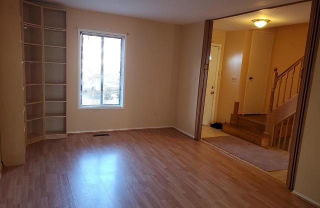 2831 CAMBRIDGE DRIVE Gallery 4