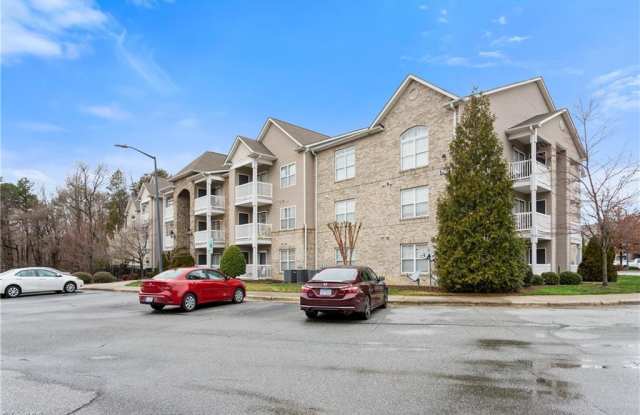 7108 West Friendly Avenue, photos photos