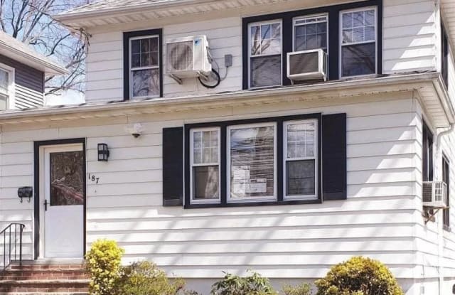 187 Bancroft Ave - 187 Bancroft Avenue, Staten Island, NY 10306