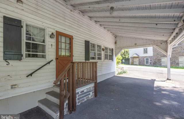 6065 SAWMILL Road Gallery 4