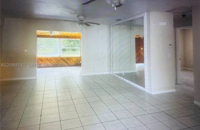 1155 SE Sabina Ln Gallery 3