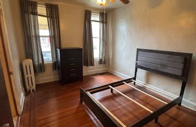 2843 West Garrison Avenue - 1 Gallery 3