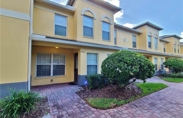9450 CHARLESBERG DRIVE - 9450 Charlesberg Dr, Town 'n' Country, FL 33635