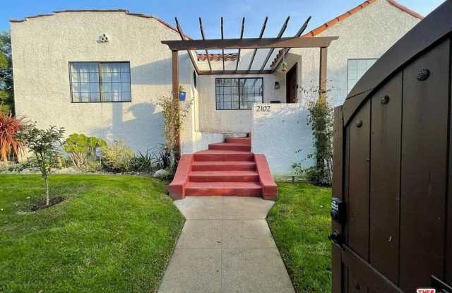 2102 S Harcourt Ave photos photos