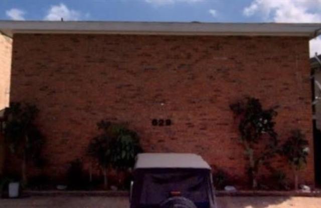 629 PAPWORTH Avenue - 629 Papworth Avenue, Metairie, LA 70005