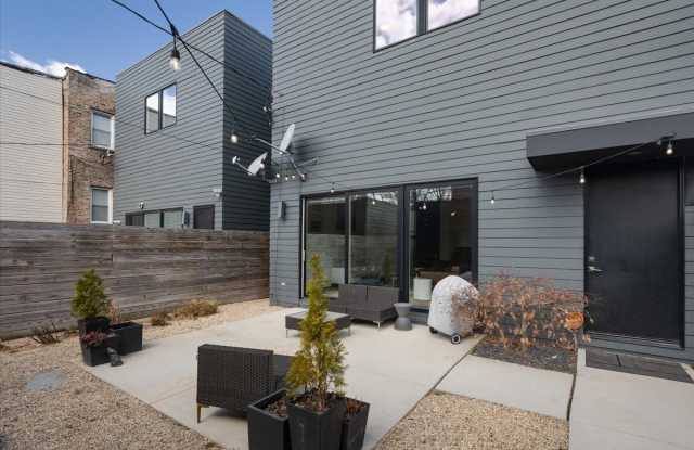559 E 50th Street Gallery 3