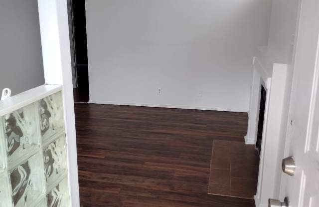 6314 Village Arbor Gallery 3