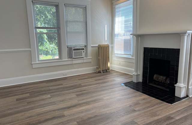 1 BR Apartment Convenient to Downtown Greensboro, near Fisher Park Gallery 3