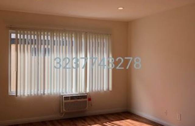 5746 Waring Ave Gallery 3