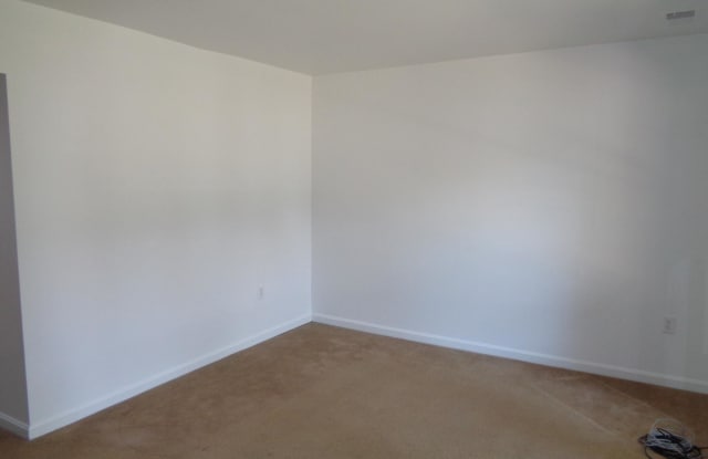 3911 WINTERGREEN PLACE Gallery 4