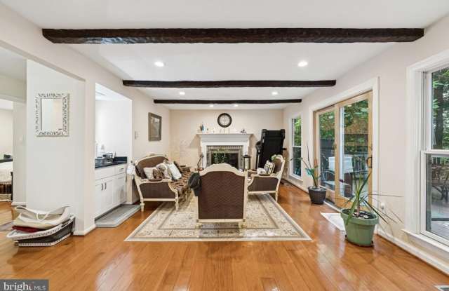 6625 WEATHEFORD Court - 6625 Weatheford Court, McLean, VA 22101