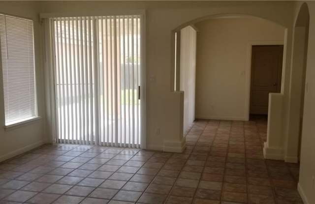 132 Yucca Gallery 3