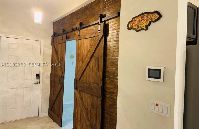 1815 CASTLETON DR Gallery 2