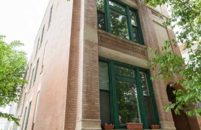 834 North Marshfield Avenue Gallery 3