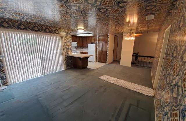 19019 Vickie Ave Gallery 4
