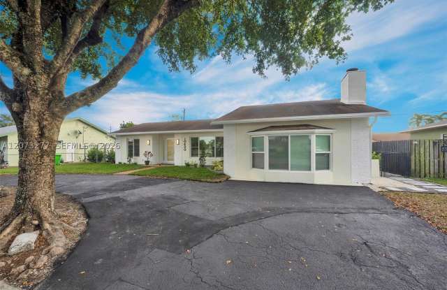 10430 Sunset Strip Gallery 2