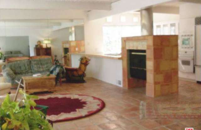 3452 OAK GLEN Drive - 3452 Oak Glen Drive, Los Angeles, CA 90068