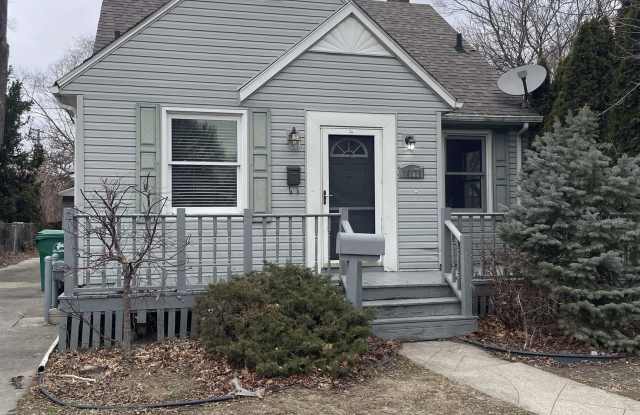 16173 Forest Avenue photos photos