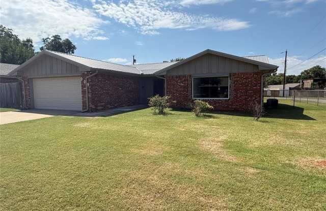 909 N HOWARD Avenue photos photos