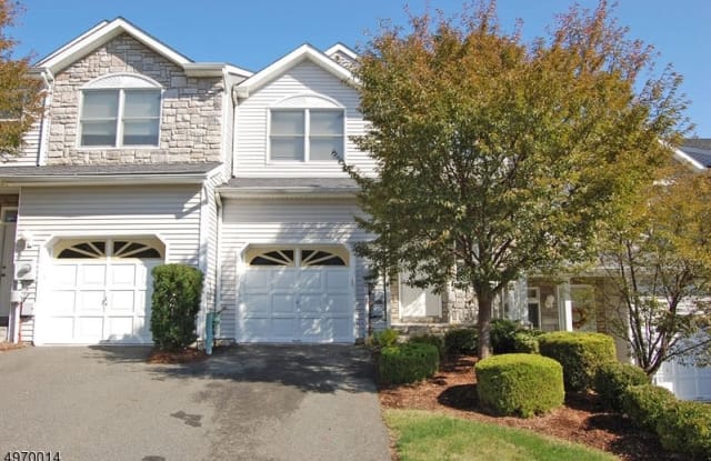 95 SPRINGHILL DR - 95 Springhill Drive, Parsippany-Troy Hills, NJ 07950