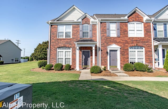231 Spring Crossing Cir - 231 Spring Crossing Circle, Greer, SC 29650