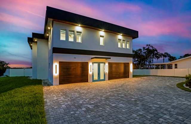 5/3 Luxury Custom Home plus Boat dock, Pool and Stunning Views!! photos photos