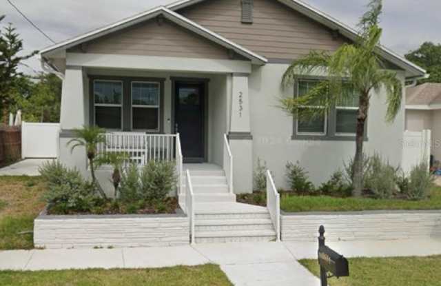 2531 W WALNUT Street photos photos