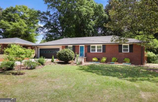 2311 Robin Lane SE photos photos