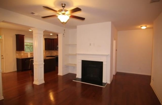 5850 Vinyard Lane Gallery 3