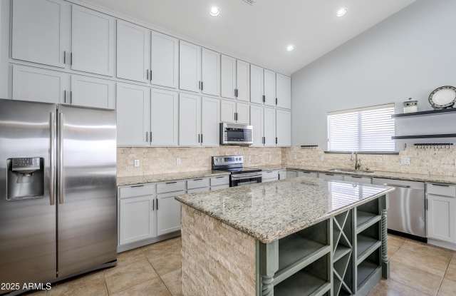3121 E HACKAMORE Street photos photos