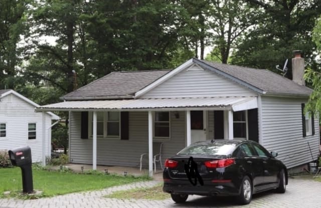 106 IDALROY TRL - 106 Idalroy Trail, Hopatcong, NJ 07843