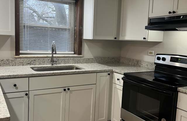 2647 W 127th Burr Oak Ave - 1E - 2647 West 127th Street, Alsip, IL 60803