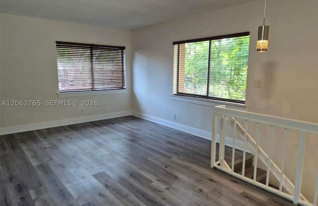 214 Wimbledon Lake Dr Gallery 4