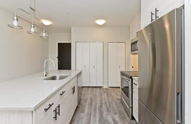 6150 North Broadway photos photos