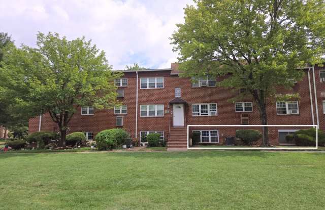 Updated and spacious garden (ground) floor apartment with 2-bedrooms & 1 full bathroom photos photos