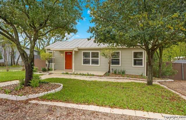 411 W San Antonio Ave - 411 West San Antonio Avenue, Boerne, TX 78006