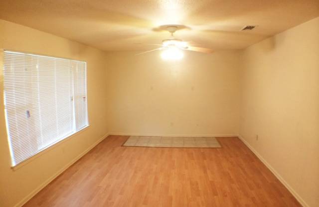 7805 Romney Road Gallery 4