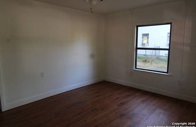 508 N VAUGHAN AVE Gallery 4
