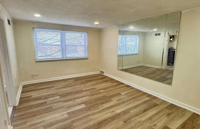 7972 FORREST Avenue Gallery 3