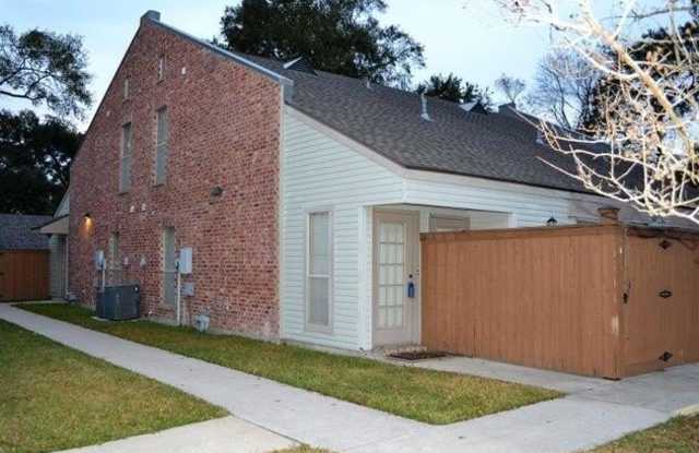 319 Artisan Road Gallery 1