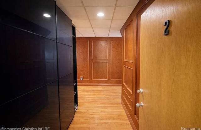 35 N Saginaw Street unit: 2 photos photos