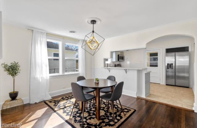 2010 Franklin Ave - 2010 Franklin Avenue, Colonial Heights, VA 23834