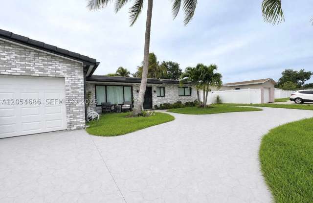 8641 NW 19th St photos photos