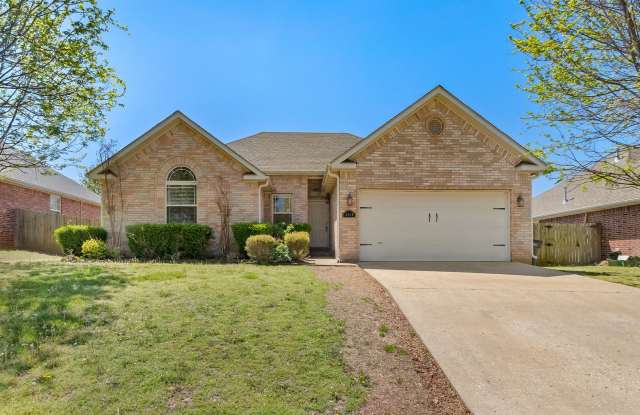Come home to this gorgeous, light-filled home with an enormous and beautiful backyard! photos photos