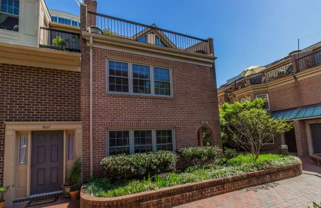 Beautiful 3 Bedroom 3/2 Bath Brick End Unit Townhome Directly Across From Ballston Mall photos photos