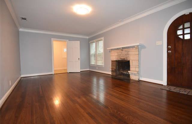 1139 Elmhurst Place Gallery 2