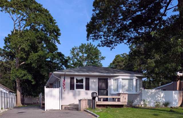 139 Pine Neck Avenue photos photos