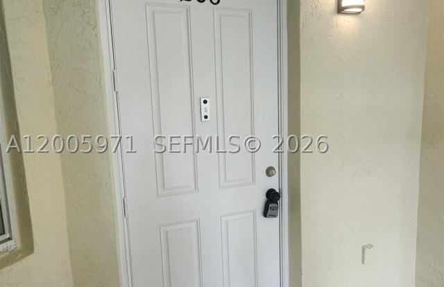 3600 Oaks Clubhouse Dr Gallery 2