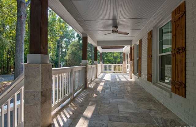 6232 Sharon Road Gallery 3