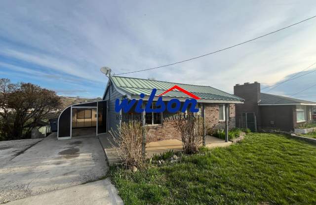 Large 3bd/1.5ba House in Selah, WA with a Large Backyard! photos photos